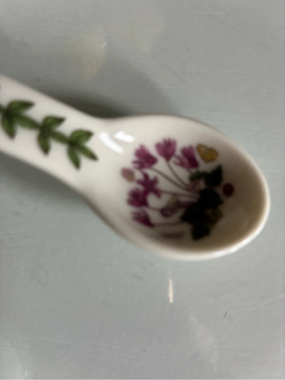 Botanical Floral Ceramic Measuring Spoon Set - White with Green Leaf Accents